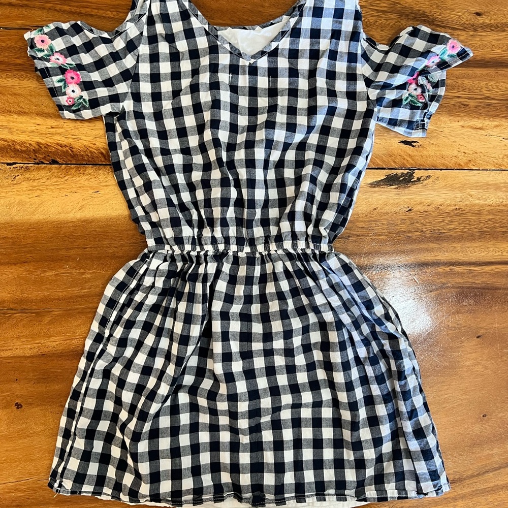 Cute plaid summer dress.